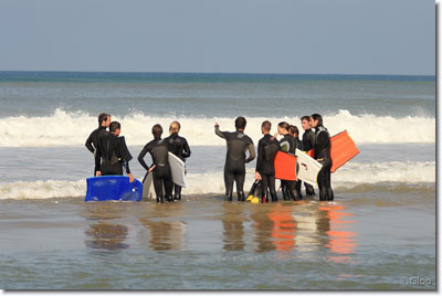 Cédric Grèze dispensant un cours de bodyboard